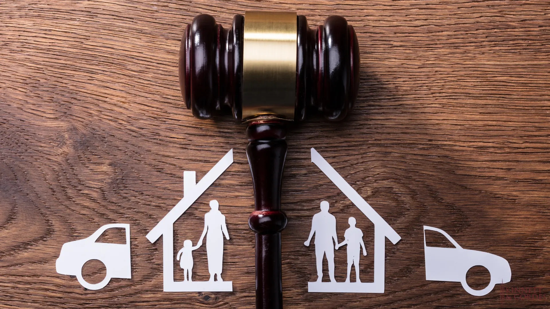 Matrimonial case lawyer in Gurgaon advising couple on divorce family dispute and legal rights